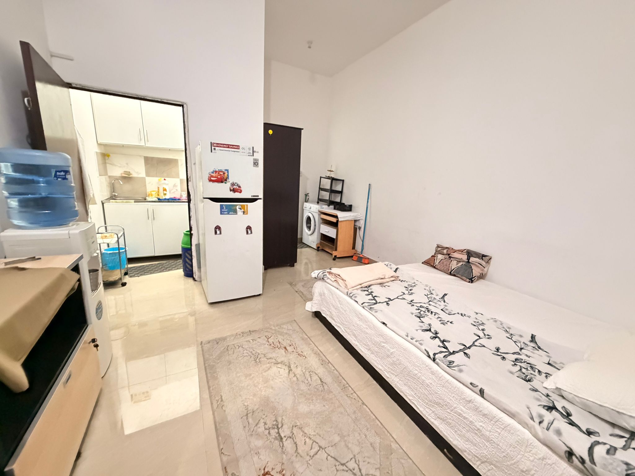 STUDIO unit 101 - interior view 1