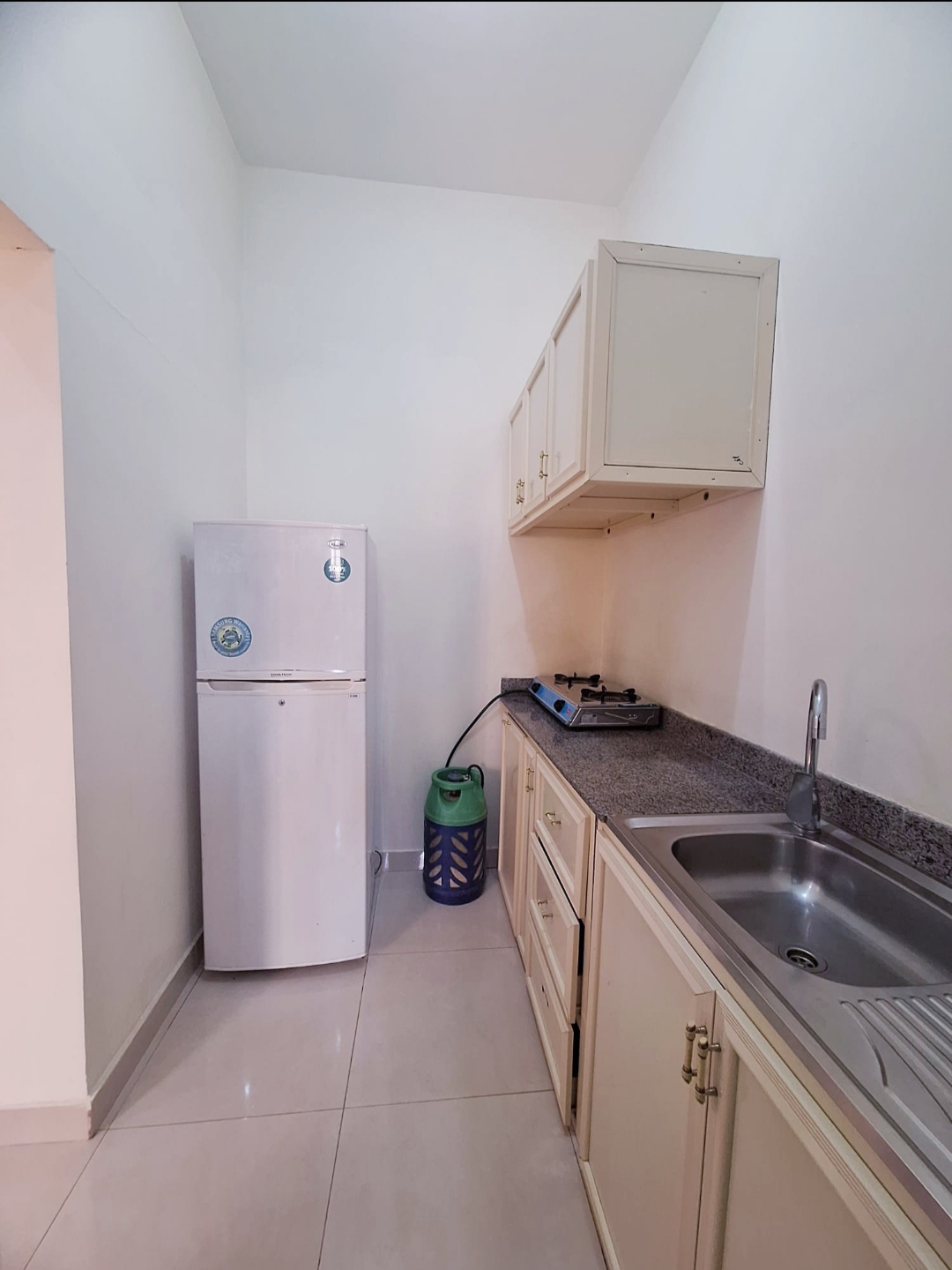 STUDIO unit 101 - interior view 1