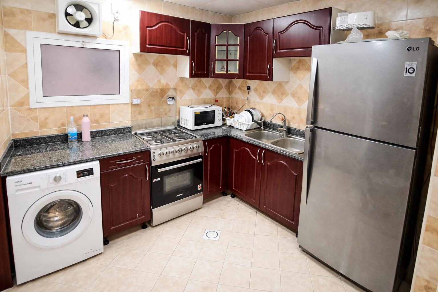 BACHLOR_BEDSPACE unit 101 - interior view 2