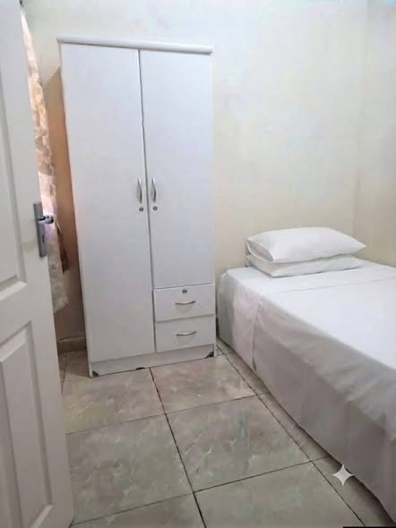 Male Bedspace for rent in Al Muntazah