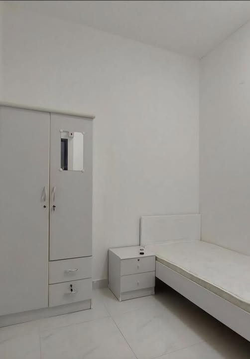 Partition for rent in Al Mansoura
