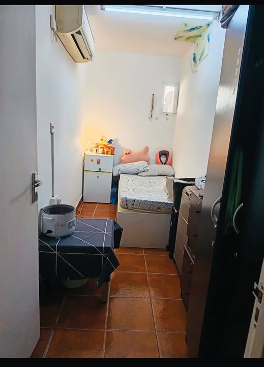 Partition for rent in Old Airport