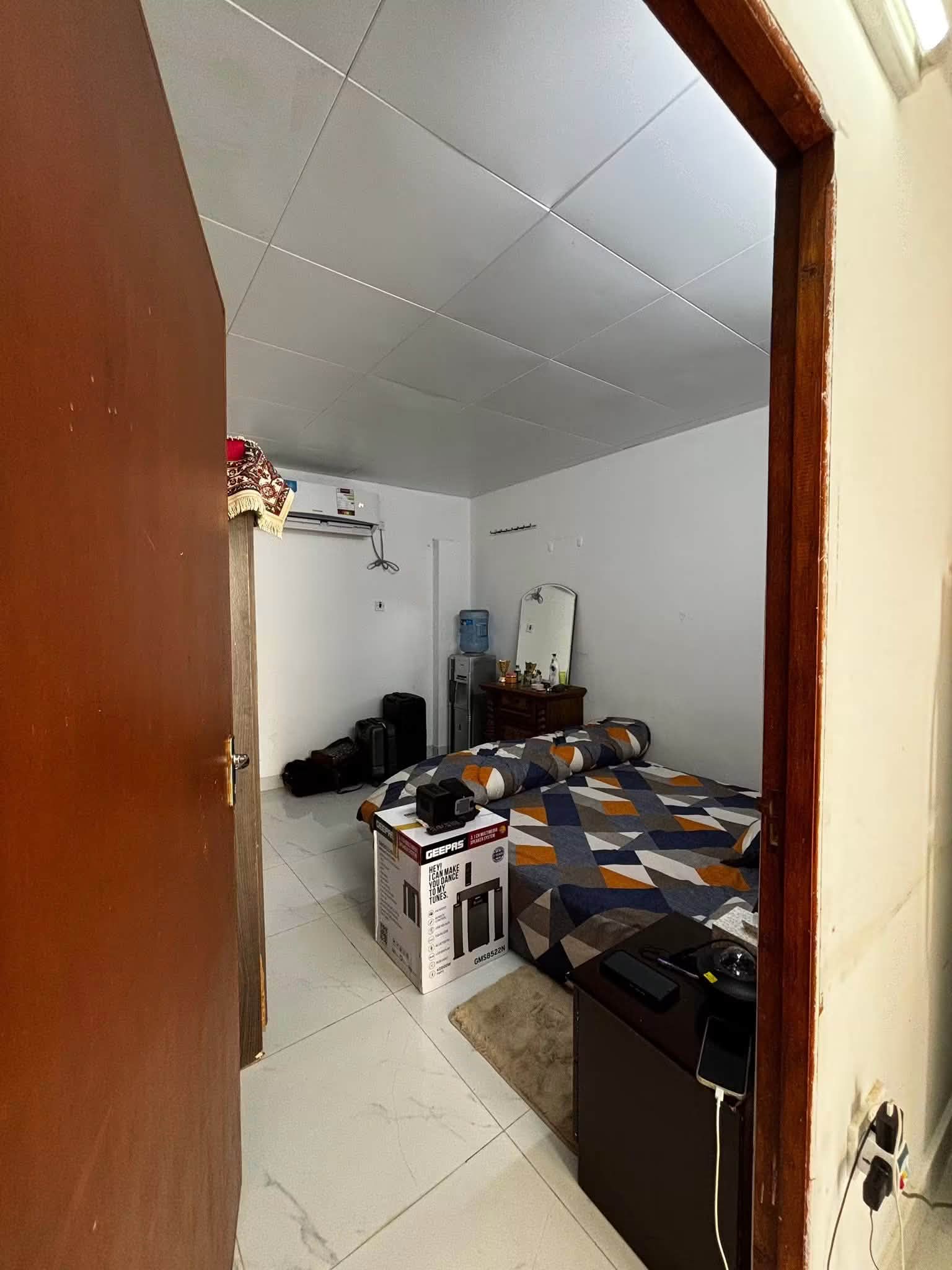 Partition for rent in Al Sadd