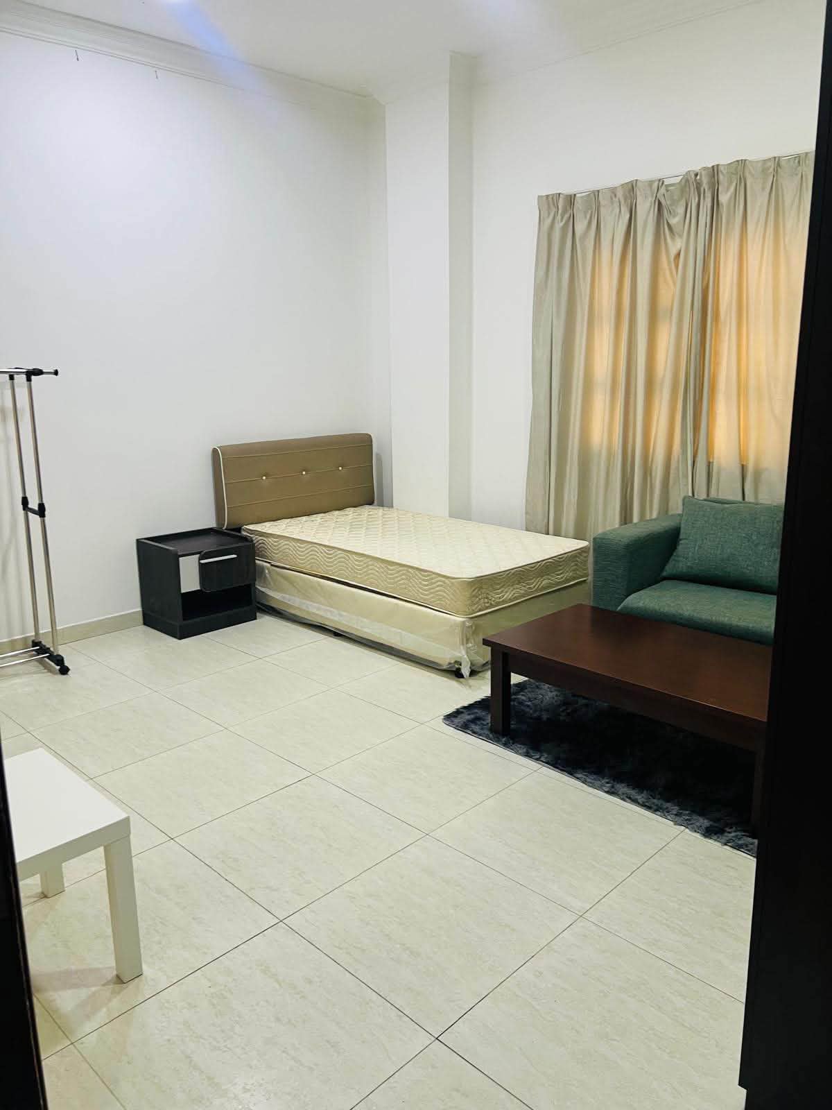 Partition for rent in Al Mansoura