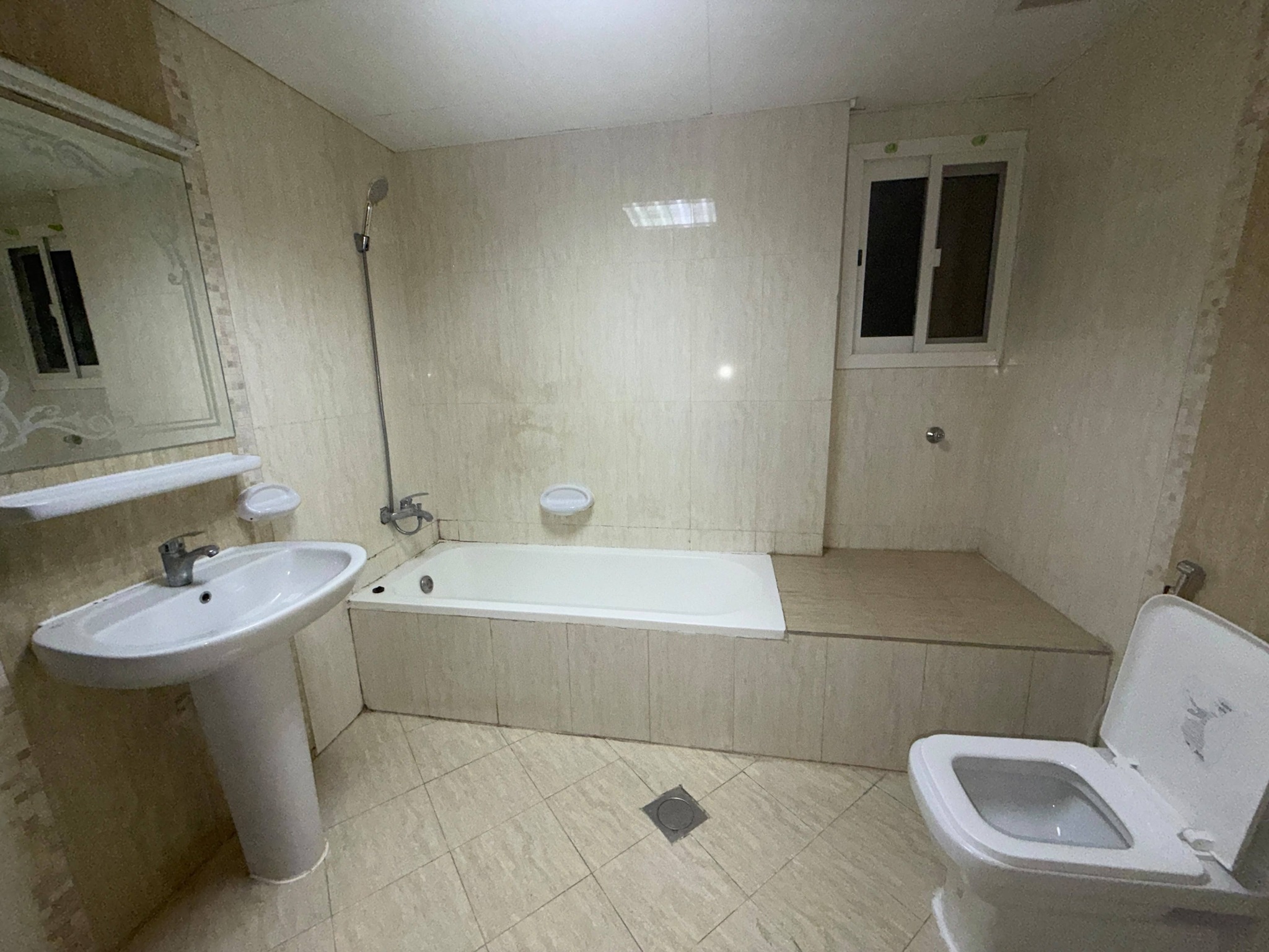 ROOM unit for rent in Qatar