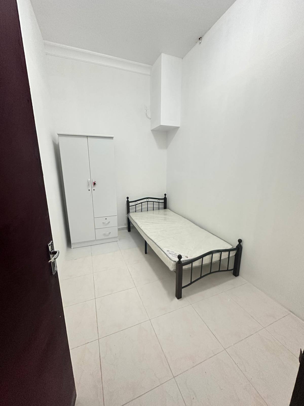 Partition for rent in Al Mansoura, Al Sadd