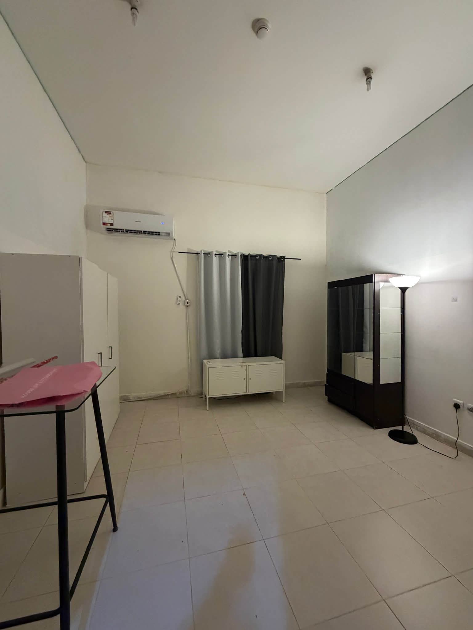Partition for rent in Al Sadd